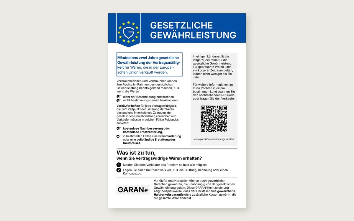 Das offizielle EU-Gewährleistungslabel in deutscher Sprache: blauer Kopfbereich mit EU-Sternenkranz und Schild-Symbol, Erläuterung der gesetzlichen Gewährleistung von mindestens zwei Jahren, QR-Code zu europa.eu und Hinweis auf die GARAN-Kennzeichnung