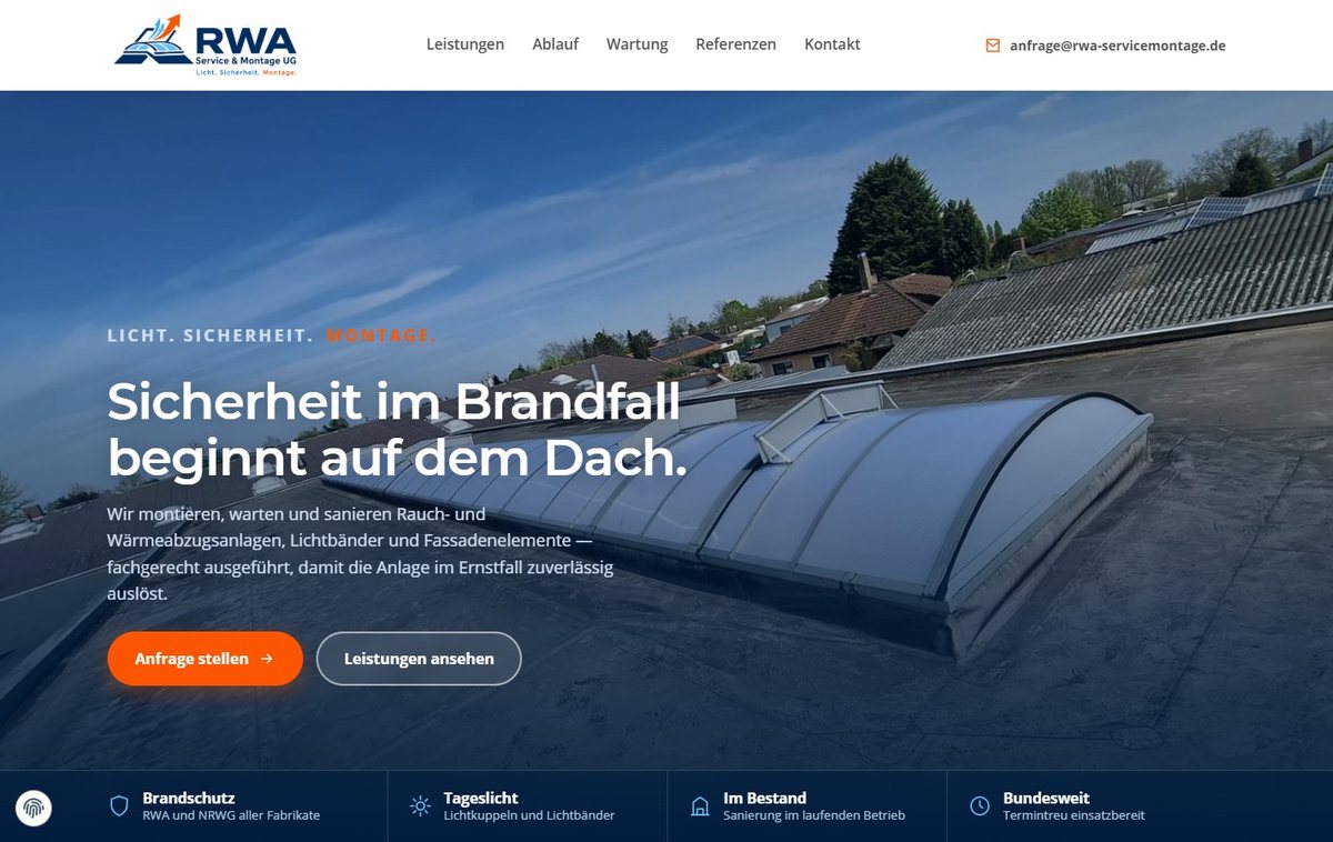 Startseite von rwa-servicemontage.de mit Dachaufnahme einer Lichtkuppel